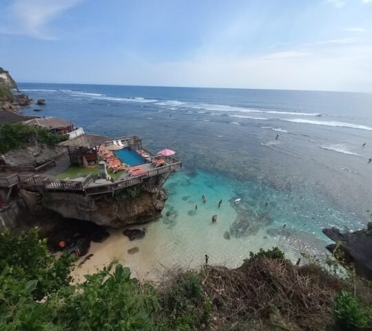 Suluban Beach